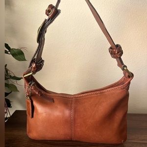 Leather Shoulder Bag in Cognac Brown